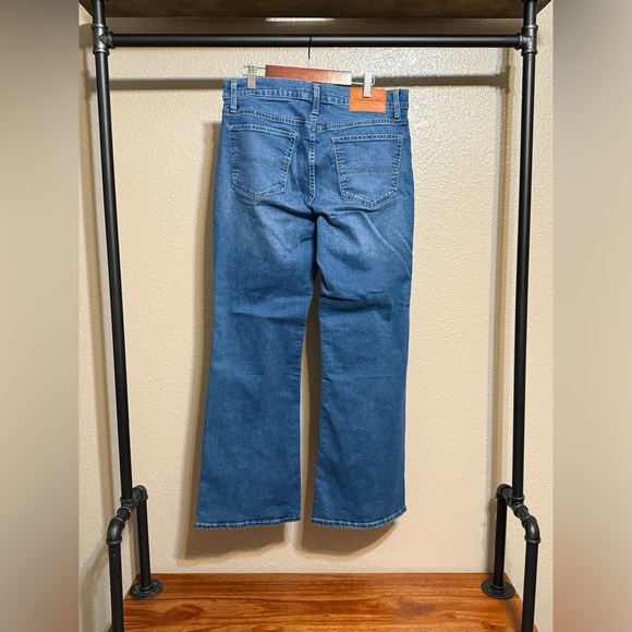 Lucky Brand Sweet Mid-Rise Flare Jeans Women’s Size 8 - Picture 2 of 4